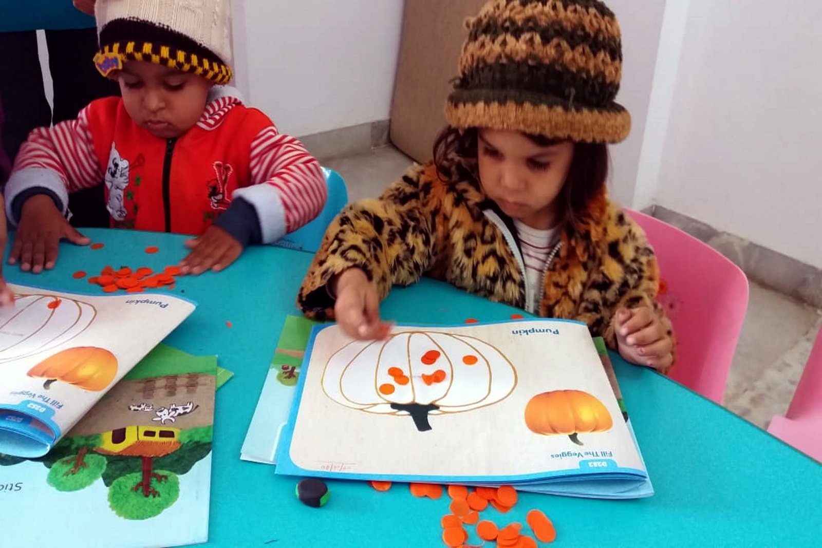 Divine Minds is Bhopals best preschool, playschool and day care centre located in Arvind Vihar, Katara Hills Road, Bagmugalia. The school offers your little child a great environment to learn & discover new things every day using play way, kindergarten and Montessori methods.