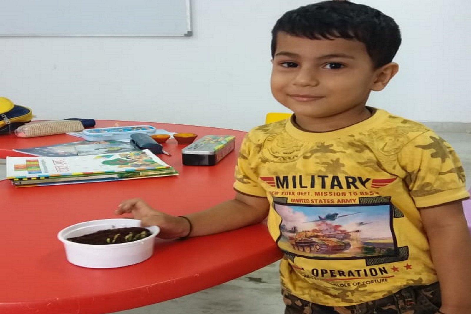 Divine Minds is Bhopals best preschool, playschool and day care centre located in Arvind Vihar, Katara Hills Road, Bagmugalia. The school offers your little child a great environment to learn & discover new things every day using play way, kindergarten and Montessori methods.